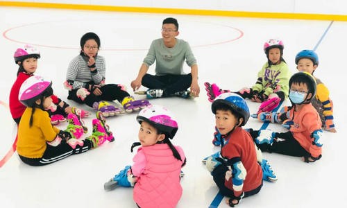 兴隆县青少年活动中心冰雪运动课程纪实